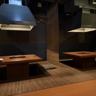 隣のお席とはすだれにて仕切っています