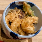 総本家 更科堀井 - 小海老天丼をアップで！