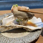 魚屋 Circus - 食べやすくカットしてくれてます、これで半分サイズ！