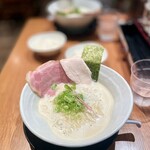 極み鶏そば 鶏と麦ときどき豚 - 