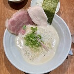 極み鶏そば 鶏と麦ときどき豚 - 