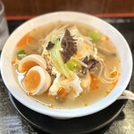322757490 - 【限定】猪骨スープのサンラータン 味玉子