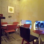 昼月MIDDAY MOON CAFE - テーブル席