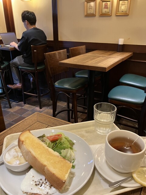 GIRAFFE Kyobashi Higashiguchi Ten