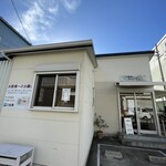 ももちゃんのおかきせんべい - 場所はわかりにくいですがそれがまたいい