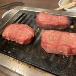 神戸牛焼肉と冷やしピーマン 金肉屋 - 