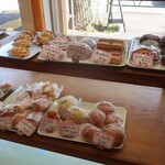 のぐちやBakery - 陳列棚の様子②。