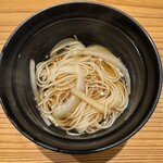 鮨げん家 - 松茸と玉葱にゅう麺