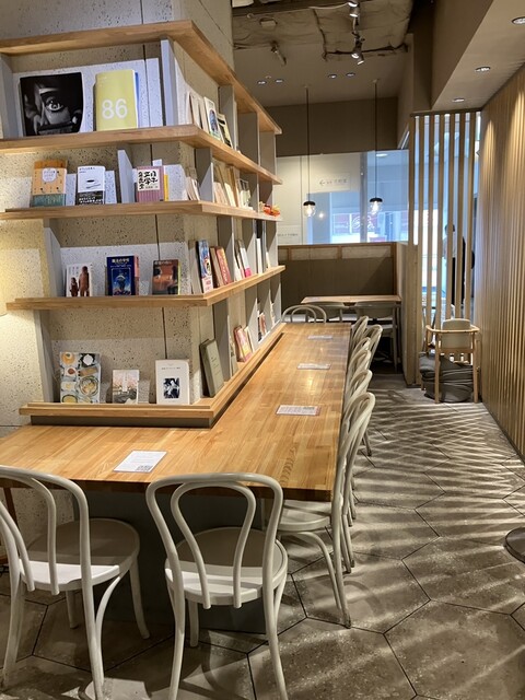 tables cook&jonathan's bookstoreのご予約 - 京橋/カフェ | 食べログ