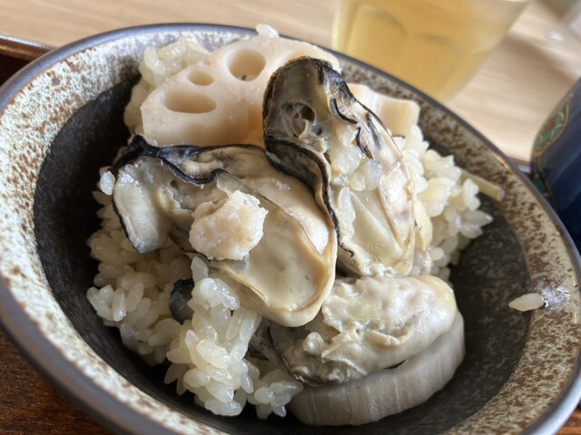 釜飯と牡蠣 まるお - 登米市その他（釜飯）の写真