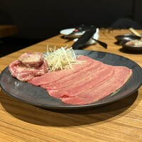 中目黒焼肉 登牛門 - 