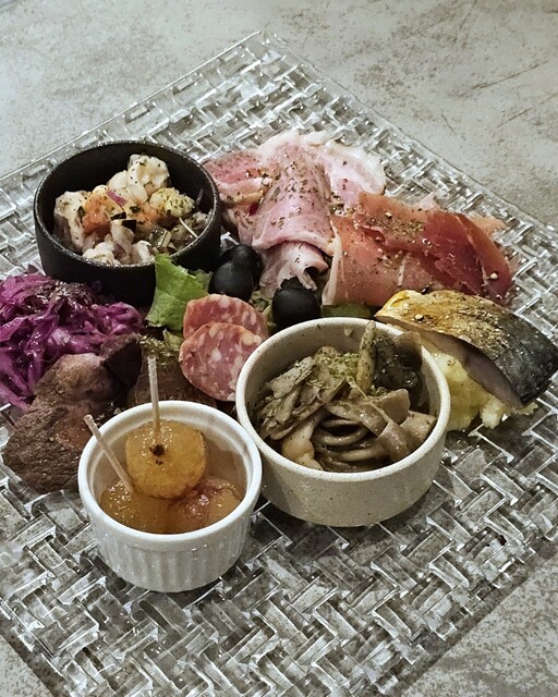 Kakurega Italian Dime