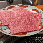 日本焼肉はせ川 - 黒毛和牛もも肉 網焼きしゃぶ、松阪牛サーロイン 網焼きすき