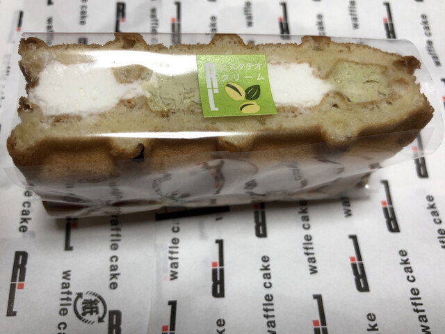 waffle cake R.L 仙台中山店（ワッフル ケーキ エールエル） - 東北福祉大前（ケーキ）の写真
