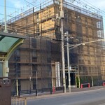 クレドホテル函館 - すぐ真向かいにクレドホテル函館、建物補修中でした