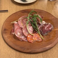 MAKIBI - 生ハム盛り合わせ（2人前）