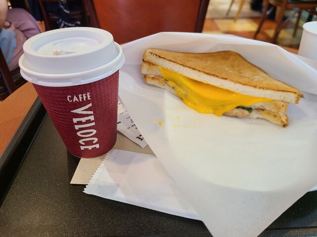 CAFFE VELOCE  Yoyogi Sanchome Ten