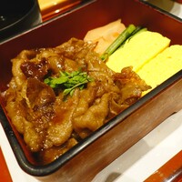 すき焼き十二天 - すき焼き重とお重専用 濃紅生卵