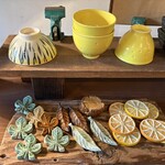 森森舎 - 店長さん手作りの食器が買えます　箸置きなど