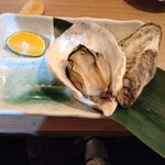 居魚屋 うおはん - 焼き牡蠣