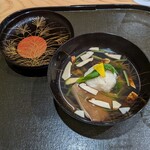 金澤 せつ理 - 鯛のしんじょ　松茸とキノコ　
      輪島塗のお月見の御椀