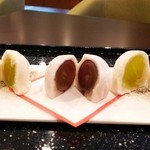 仁倉総本店 - 秋真っ只中！葡萄！ブドウ！左からマスカット、巨峰、アレキサンドリア。