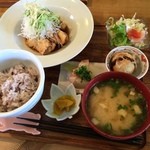 Kafe Resutoran Kopan - こぱんランチ
      
      鶏の唐揚げの甘酢ソースかけもジューシーでおいしくいただきました (*´ڡ`●)