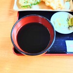 やぶ善 - "蕎麦"や"たね"の風味を活かす、キリッとした"蕎麦汁(つゆ)"。