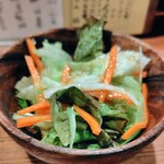 スパイス＆スマイル - セットのミニサラダ。