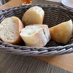 La Villa LUPICIA Restaurant - 自家製パンのフォカッチャとバケット