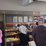 スターバックス・コーヒー - 店内は海外からの観光客で溢れてます