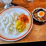 GARAM - 2025.10キーマカレーﾄｯﾋﾟﾝｸﾞでﾏｯｼｭﾎﾟﾃﾄとｵﾆｵﾝｱｼｬｰﾙ