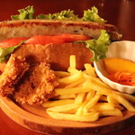 リッカ ナス ヒュッテ - 料理写真:那須三元豚ホットドック