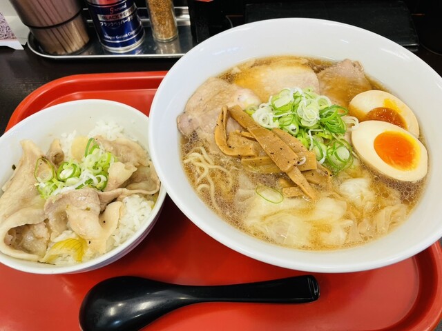 食堂 港の月（酒田） &ndash; 本格ラーメンと居心地の良い空間