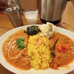 レインボウスパイス - コ―ルスロ―トッピングのランチダブルカリー