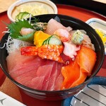五郎鮨 - 日替りちらし丼　1300円