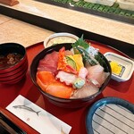 五郎鮨 - 日替りちらし丼