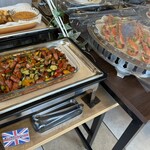 レストラン ヴァロリス - 様々な野菜とソーセージの香草オーブン焼き　有頭小海老のボイルカクテルソース添え