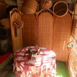 工房　自然村 - なんと！ここが喫煙席。懐かしいキセルがあるぞ