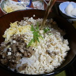 Koubou Shizemmura - これが伝統の豆腐飯。風味濃厚な出汁をかけてるよ