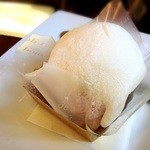 シェ・アオタニ - 苺のムース大福432円