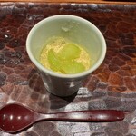 水づき - プリン 上にシャインマスカット