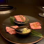 煌 焼肉 - 特選牛タン3種食べ比べ