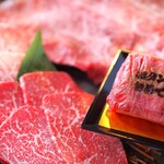 炭火焼肉 日本橋イタダキ - お誕生日肉盛