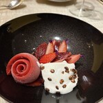 ベージュ アラン・デュカス 東京 - 