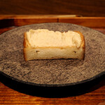 薪鳥新神戸 - 薪焼きのトースト + 鳥肉のリエット（角度違い）