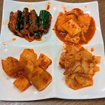 我流焼肉 宗左ヱ門 - キムチ盛り合せ