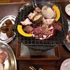 炭や - 料理写真:ぎゅうぎゅうに豚を焼く(笑)