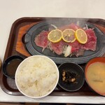 ステーキハウス 肉が一番 - 料理写真:レモンステーキ定食 1100円、ご飯大盛り+100円