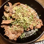 白木屋 - 黒豚たんのネギ塩焼き